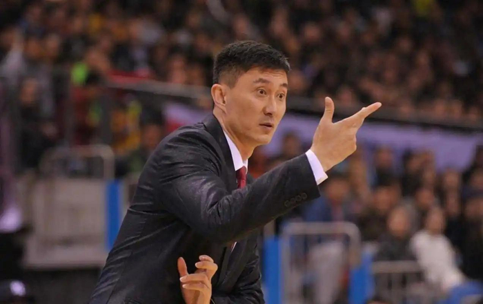 广东队季后赛调整轮换启用陈家政应对广州挑战