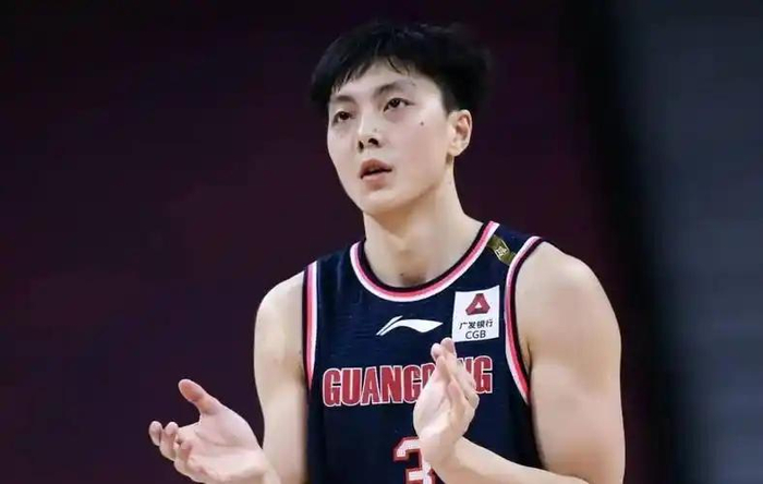 广东队季后赛调整轮换启用陈家政应对广州挑战